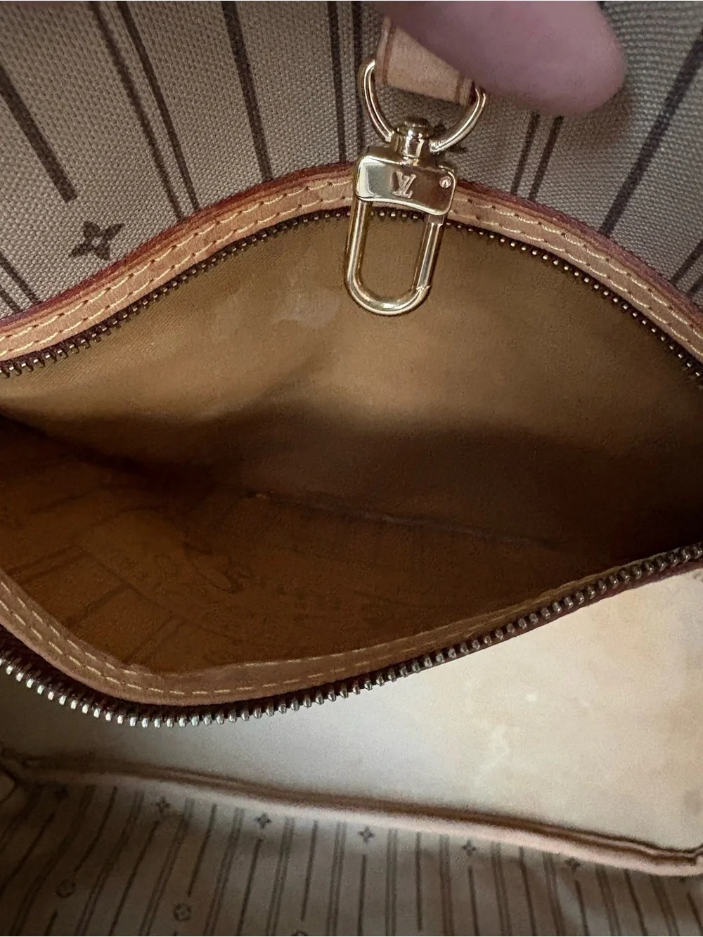 GM Louis Vuitton Monogram Canvas Tote with Vachetta Trim